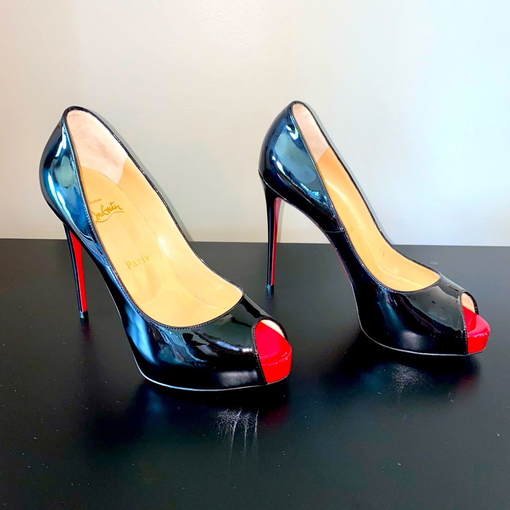 NWT Christian Louboutin Prive Heels. Black Patent & Red ToeTip. Size 38 EU/8 US
